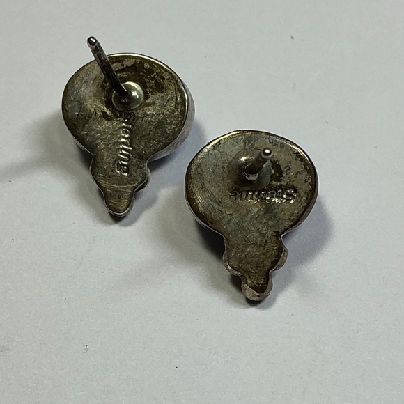 Vintage Sterling Silver stud earrings with a denim lapis stone - Picture 3 of 5